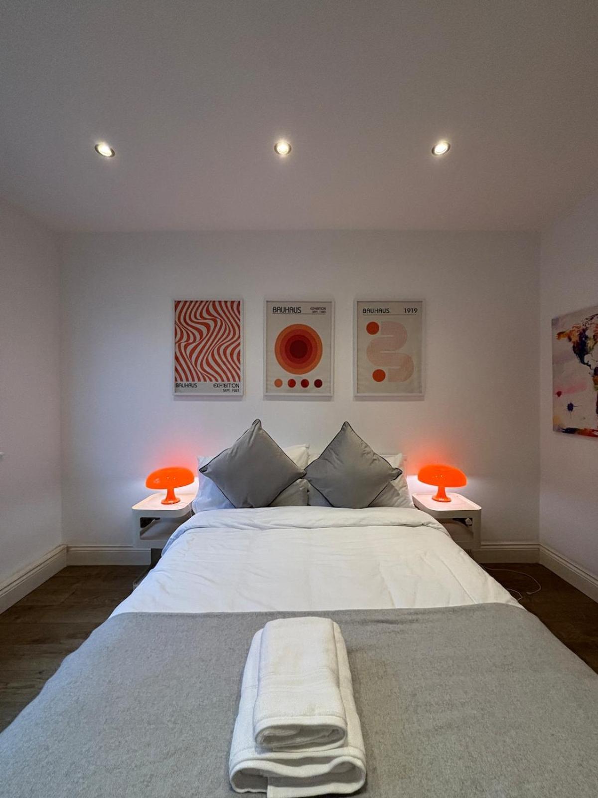 Spacious 3-bedroom Flat In Prime Location Apartment London