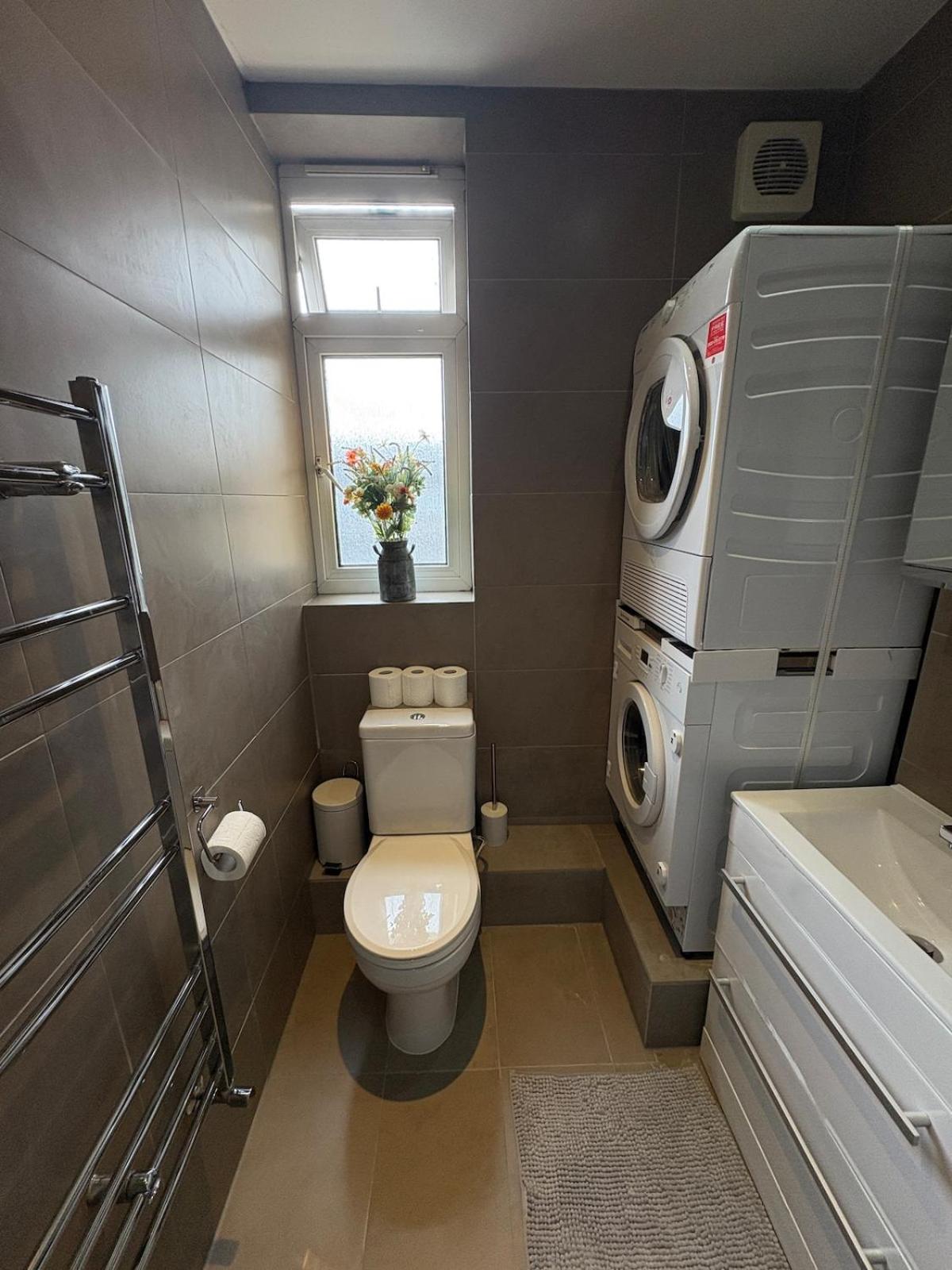 Apartment Spacious 3-bedroom Flat In Prime Location London