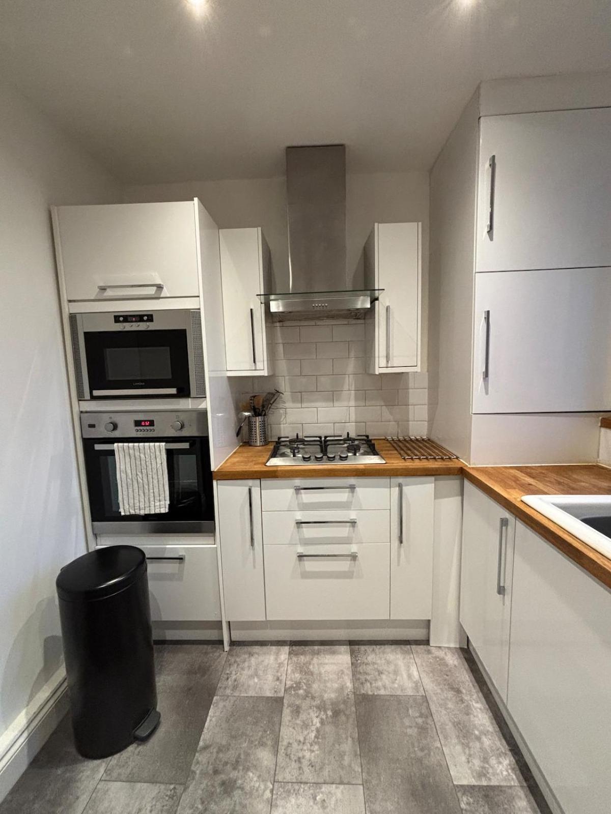 Spacious 3-bedroom Flat In Prime Location * London